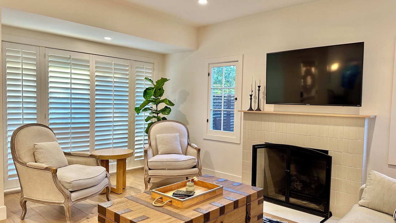 Photo of Livingroom in West Los Angeles