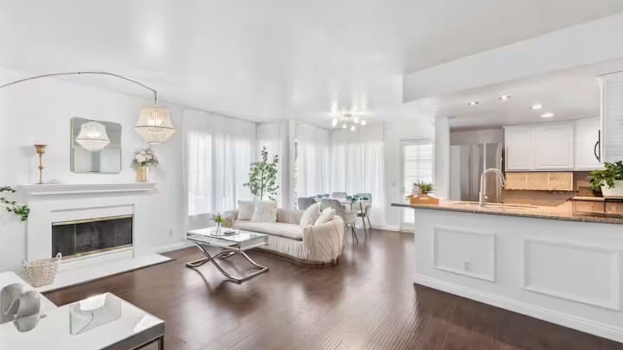 Photo of Livingroom in Pomona