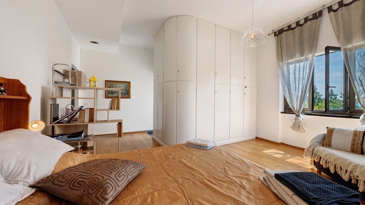 Photo of Bedroom in Borzonasca