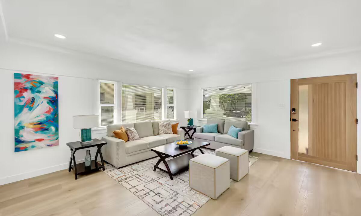 Photo of Livingroom in Eastside