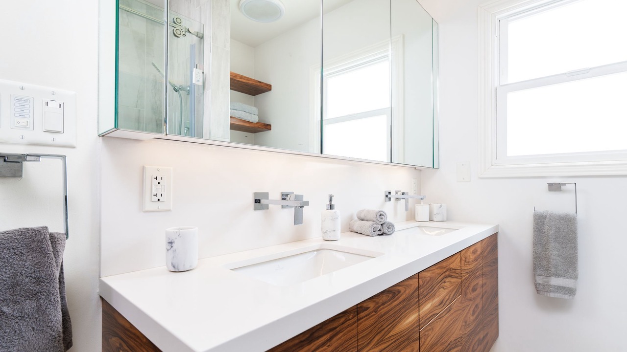 Photo of Bathroom in The Plaza