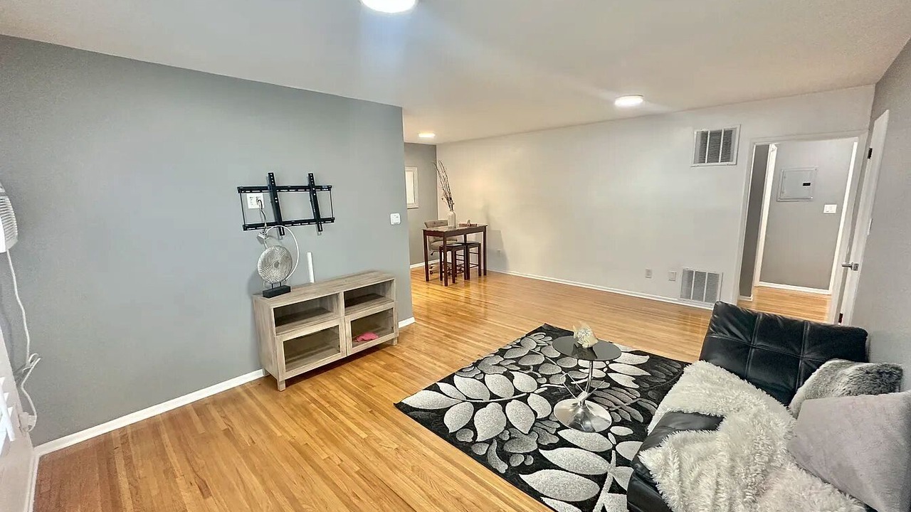 Photo of Livingroom in Beverly Grove