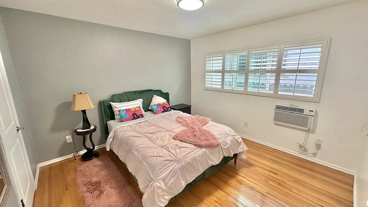 Photo of Bedroom in Beverly Grove