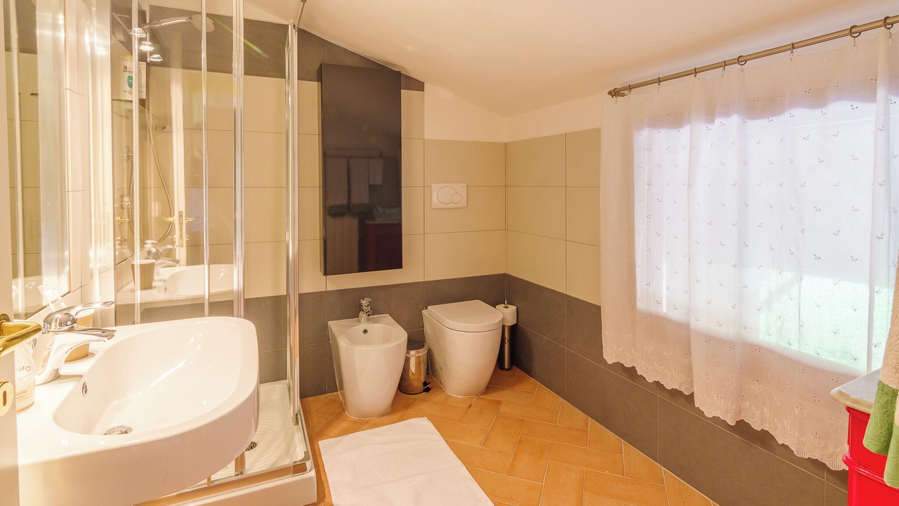Photo of Bathroom in Guzman