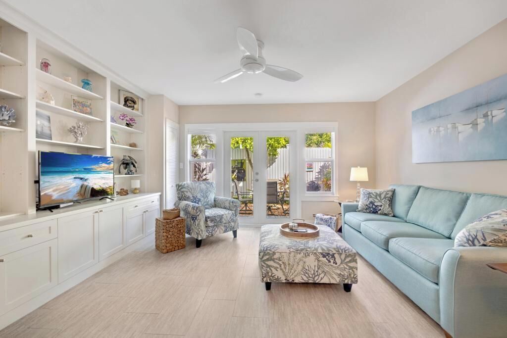 Photo of Livingroom in Bahama Village