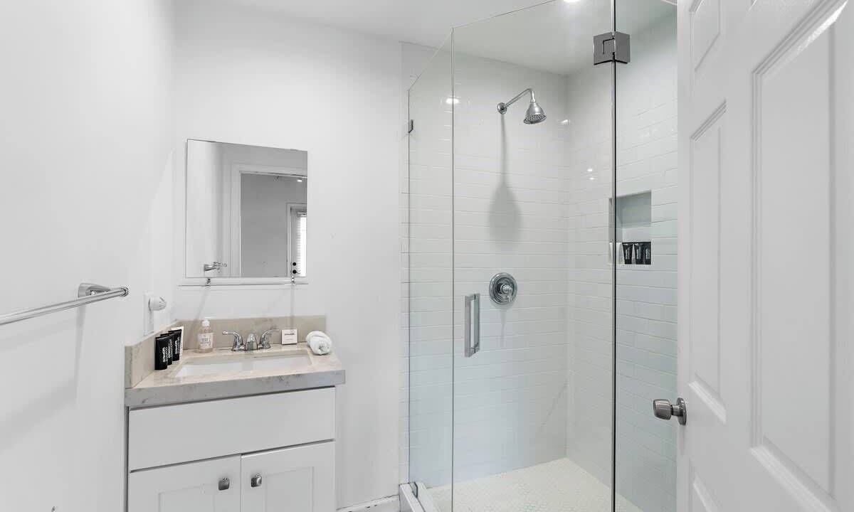 Photo of Bathroom in Pico - Robertson