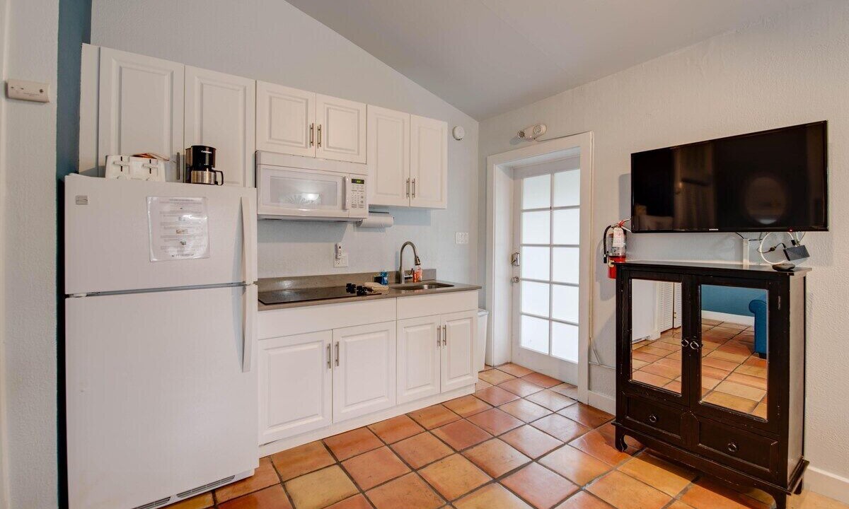 Photo of Kitchen in Uptown - Upper Duval