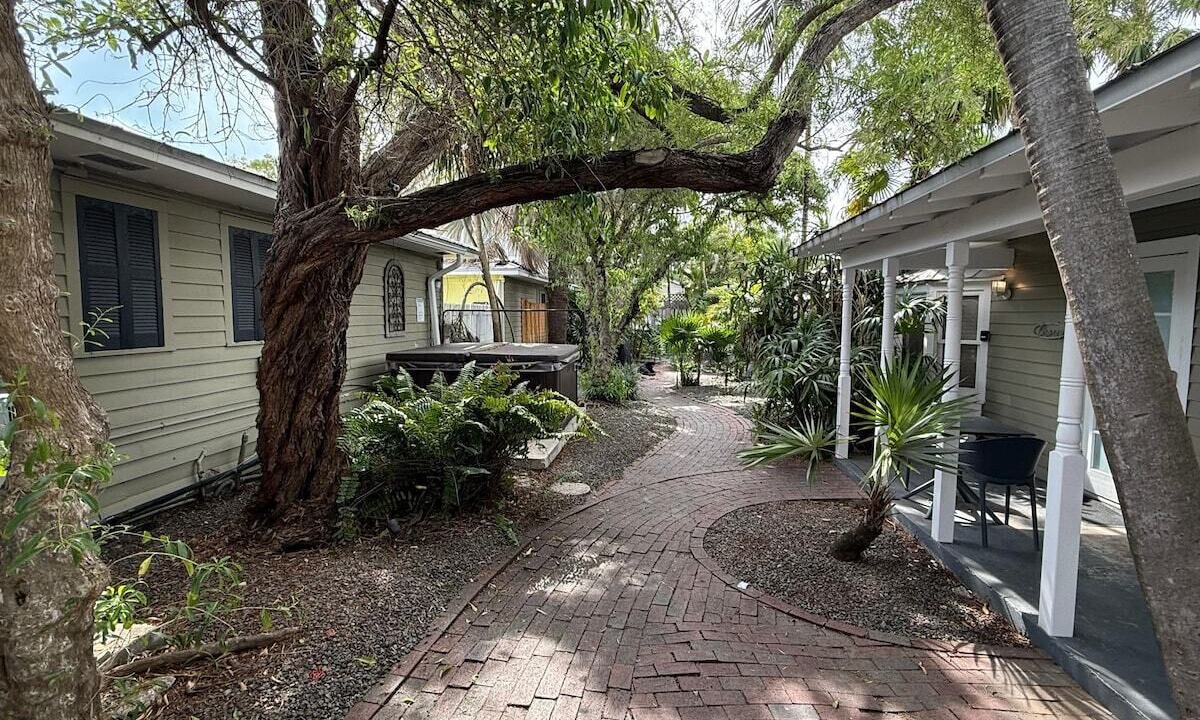 Photo of Patio Balcony in Uptown - Upper Duval