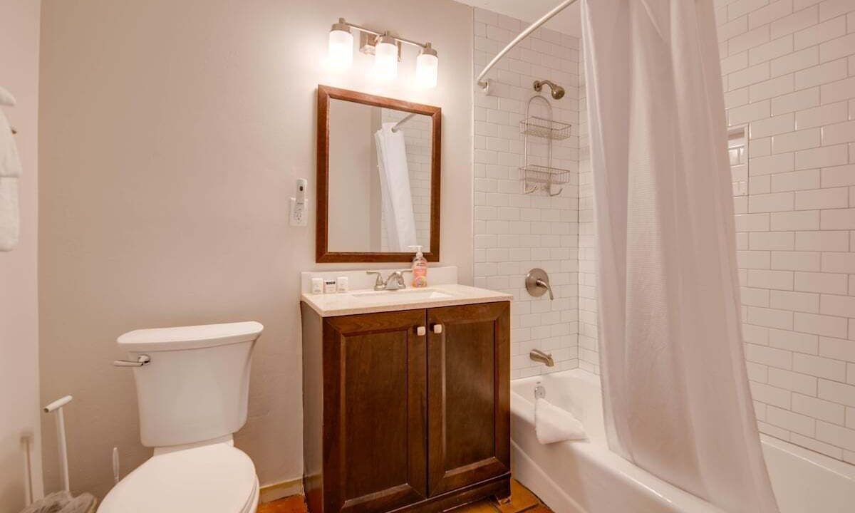 Photo of Bathroom in Uptown - Upper Duval
