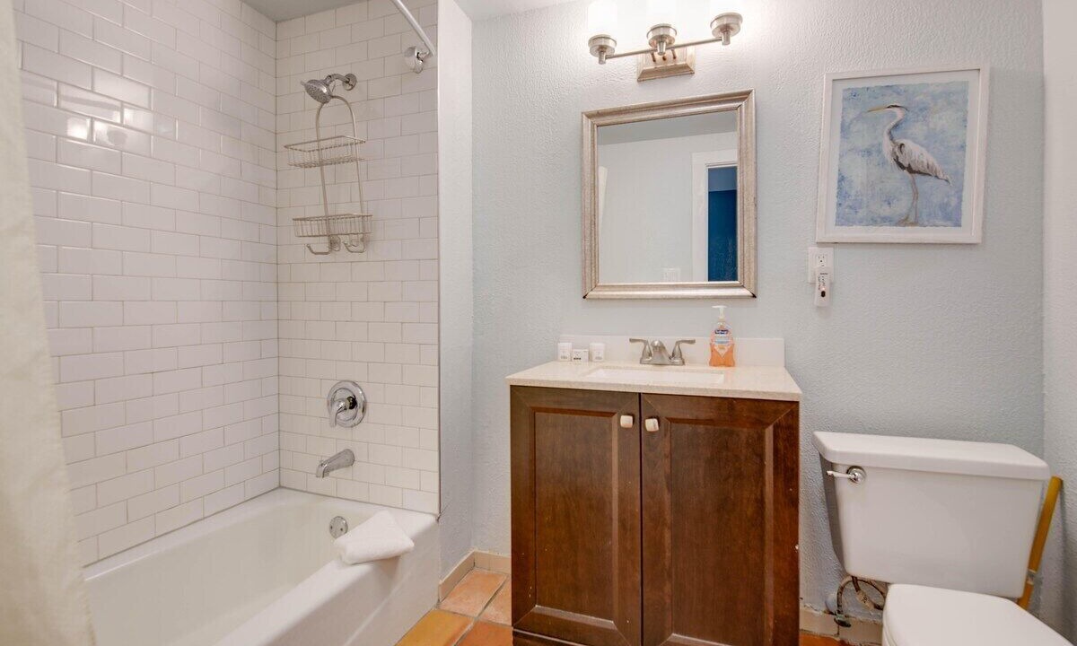 Photo of Bathroom in Uptown - Upper Duval
