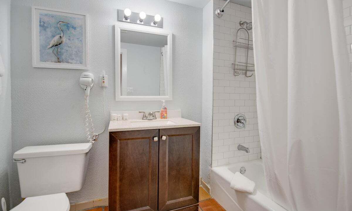 Photo of Bathroom in Uptown - Upper Duval