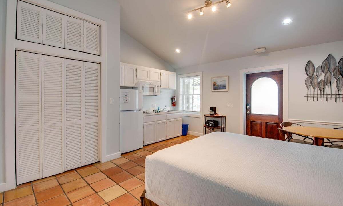 Photo of Bedroom in Uptown - Upper Duval