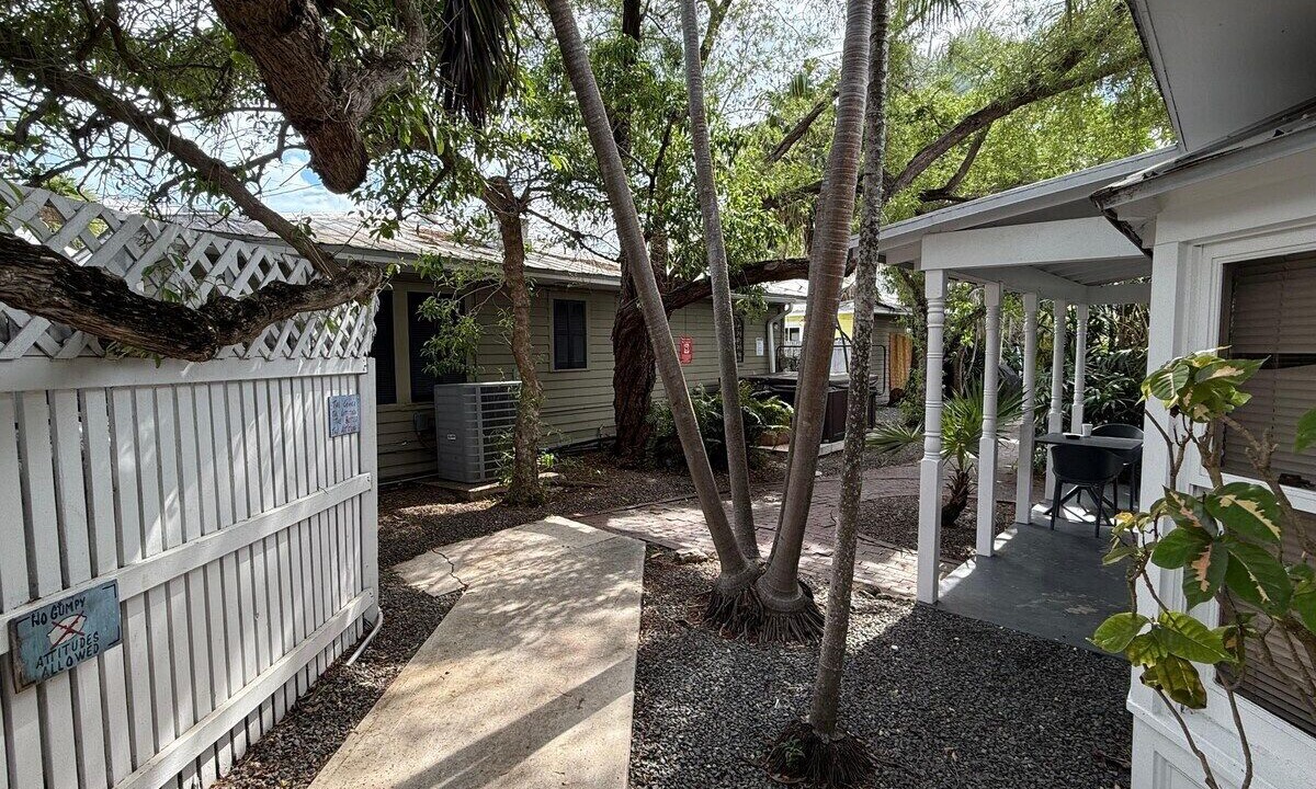 Photo of Patio Balcony in Uptown - Upper Duval