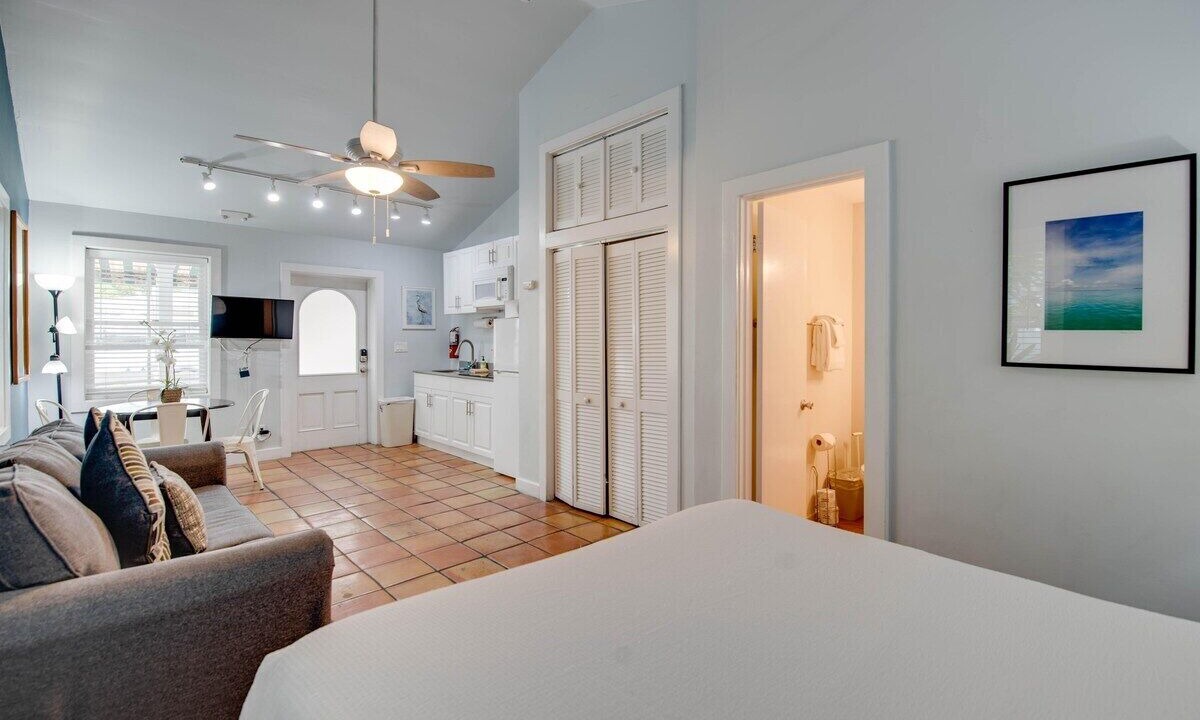 Photo of Bedroom in Uptown - Upper Duval