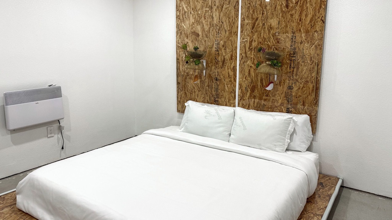 Photo of Bedroom in North Long Beach