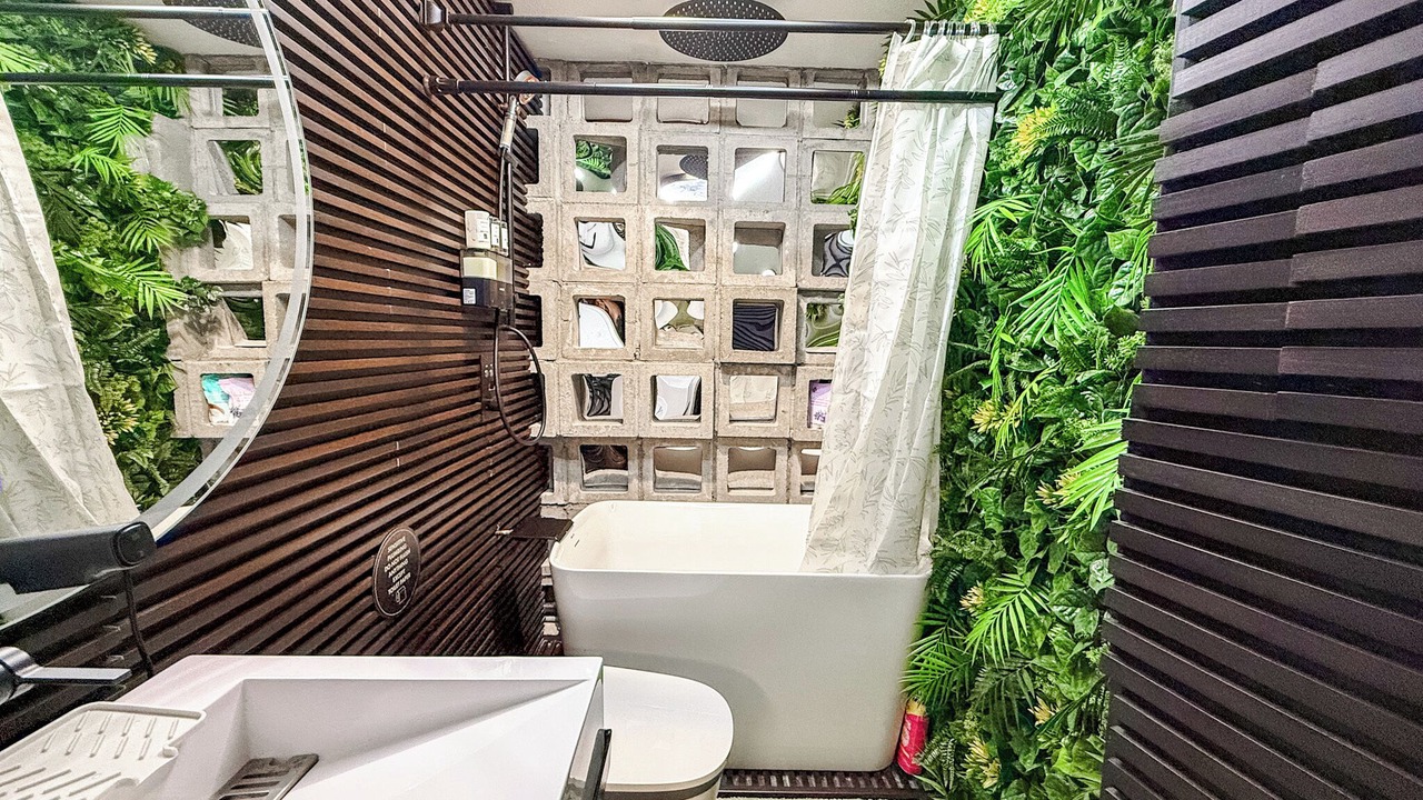 Photo of Bathroom in North Long Beach