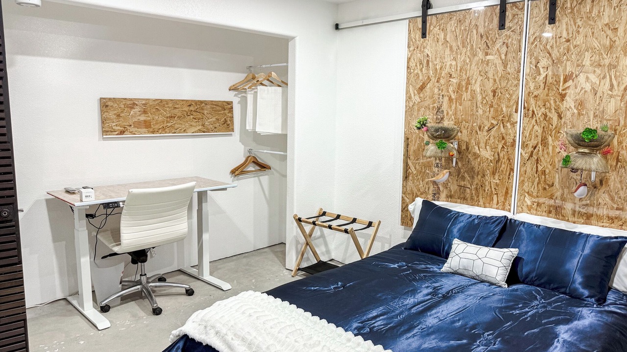 Photo of Bedroom in North Long Beach
