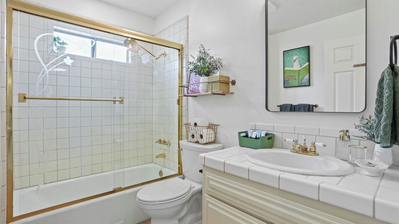 Photo of Bathroom in Northwest Anaheim