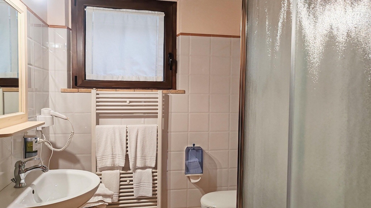 Photo of Bathroom in Montecarotto