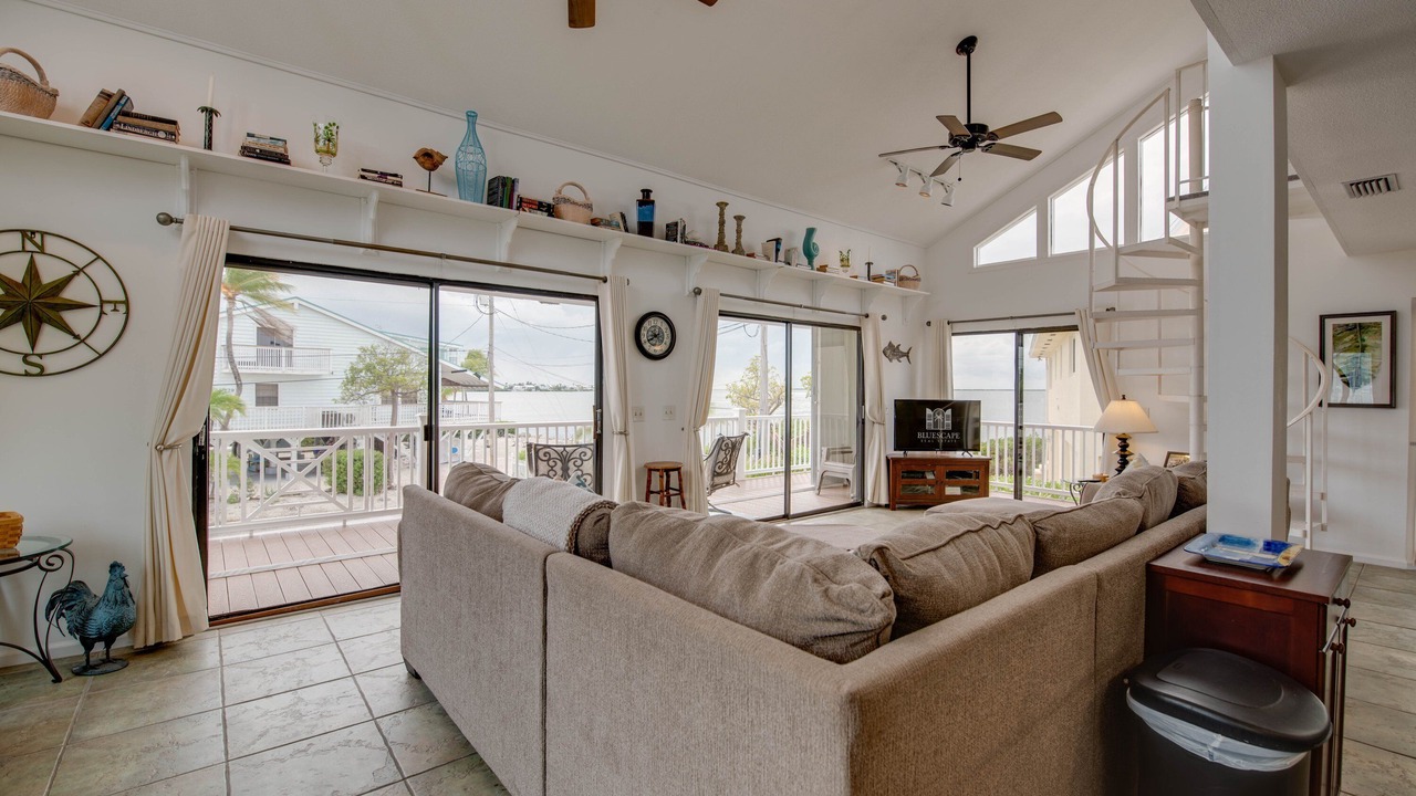 Photo of Livingroom in Cutthroat Harbor Estates