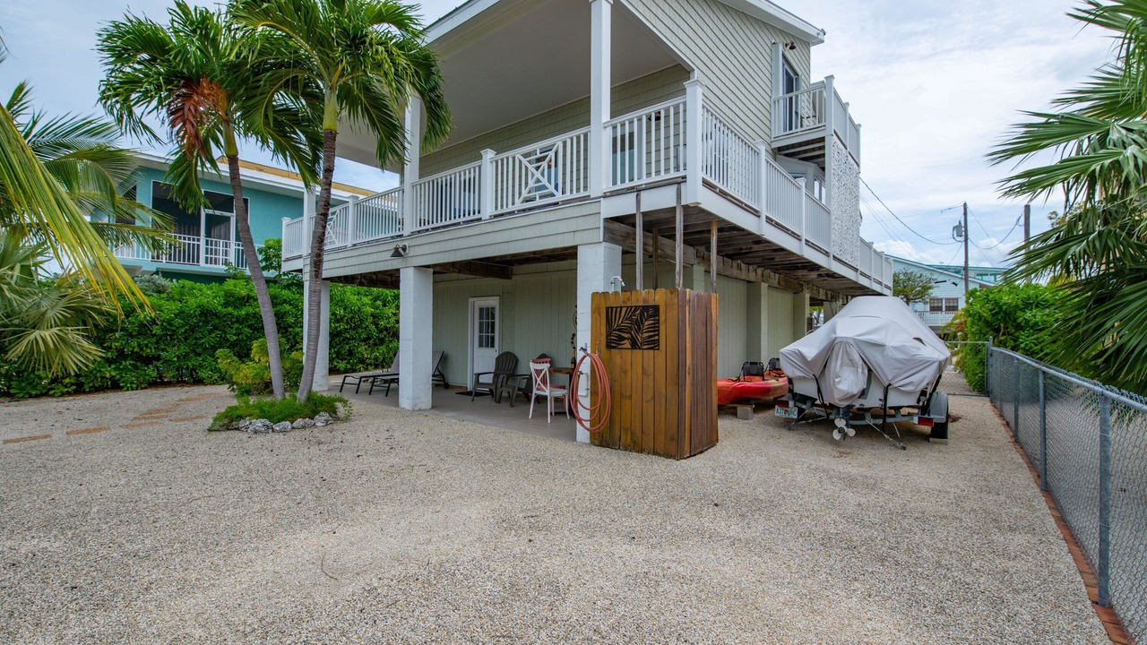 Photo of Patio Balcony in Cutthroat Harbor Estates