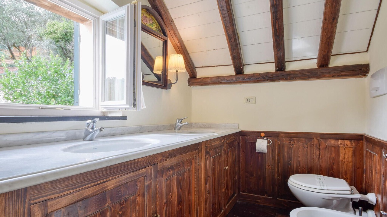 Photo of Bathroom in Recco