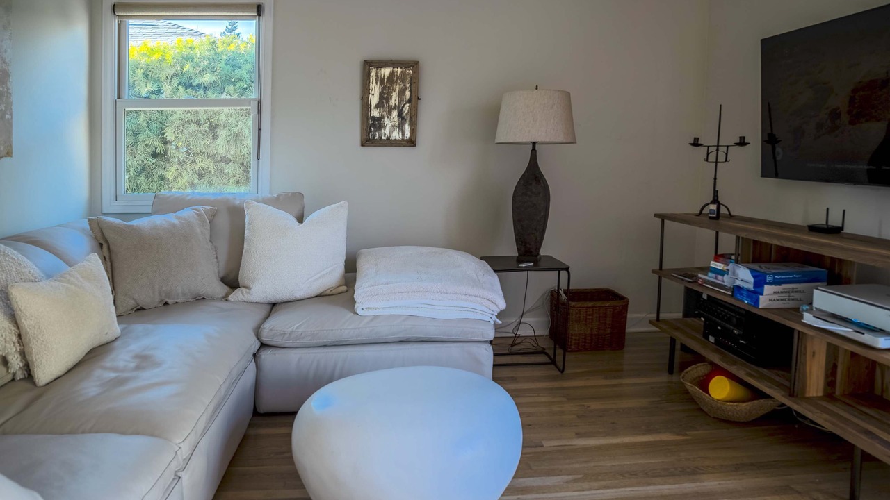 Photo of Livingroom in Culver - West