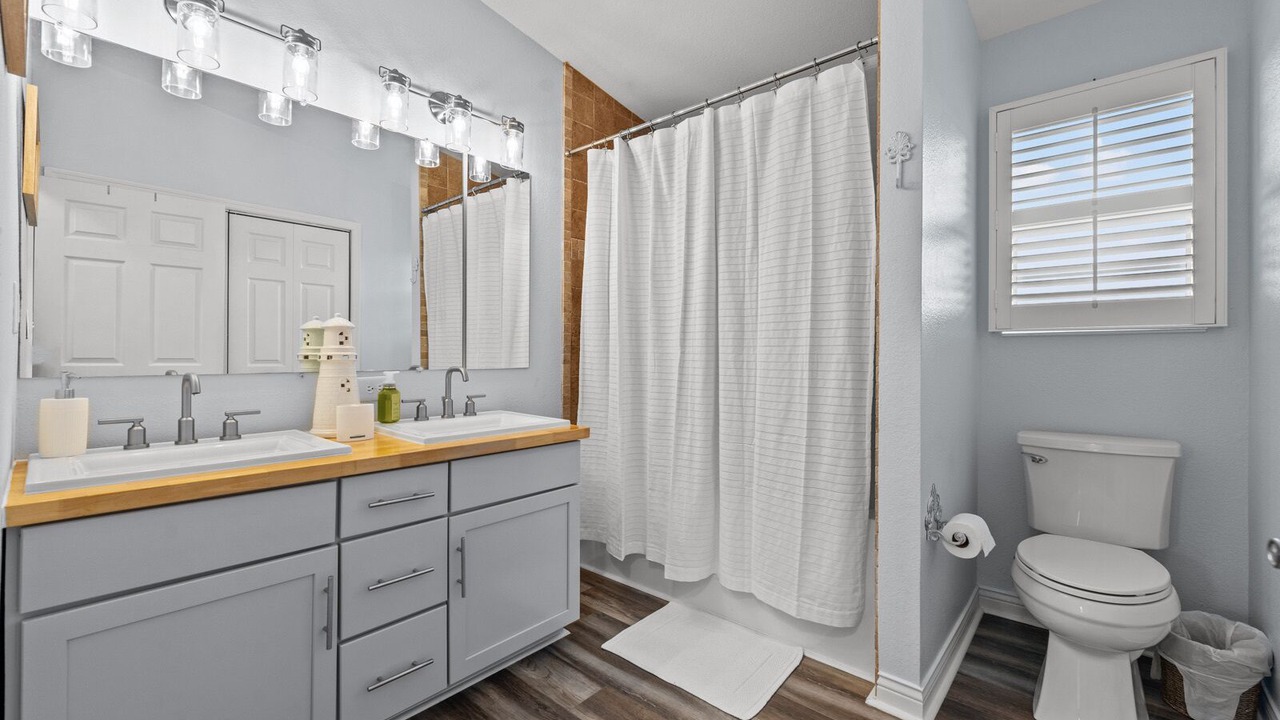 Photo of Bathroom in Islamorada