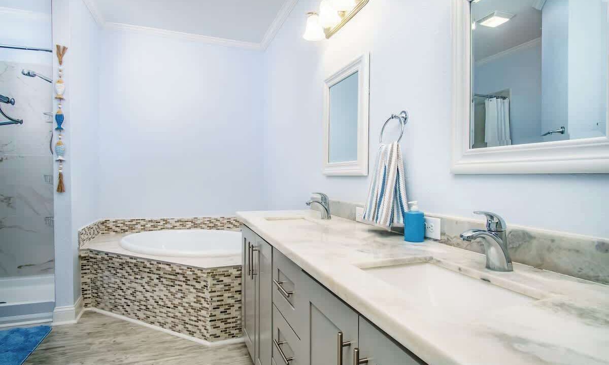 Photo of Bathroom in Cutthroat Harbor Estates