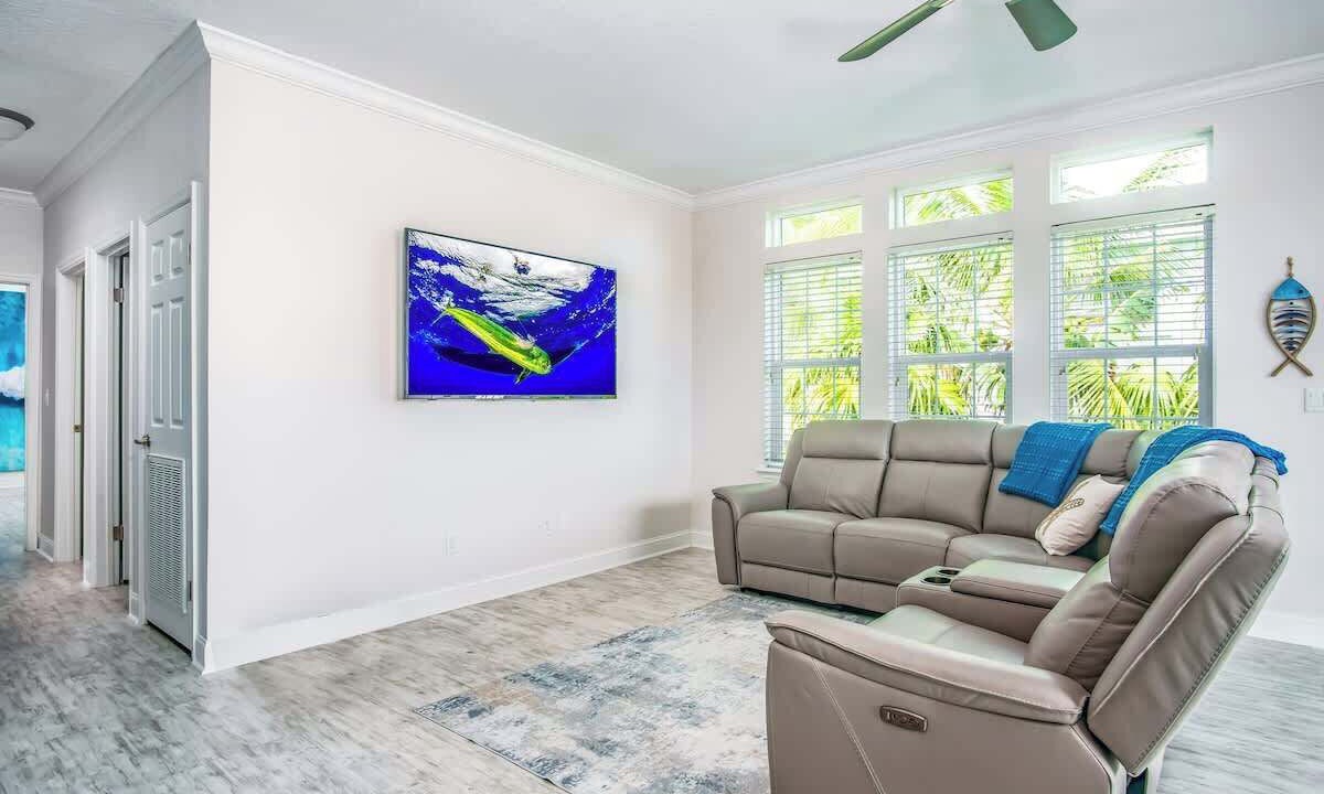Photo of Livingroom in Cutthroat Harbor Estates