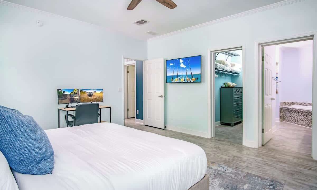 Photo of Bedroom in Cutthroat Harbor Estates