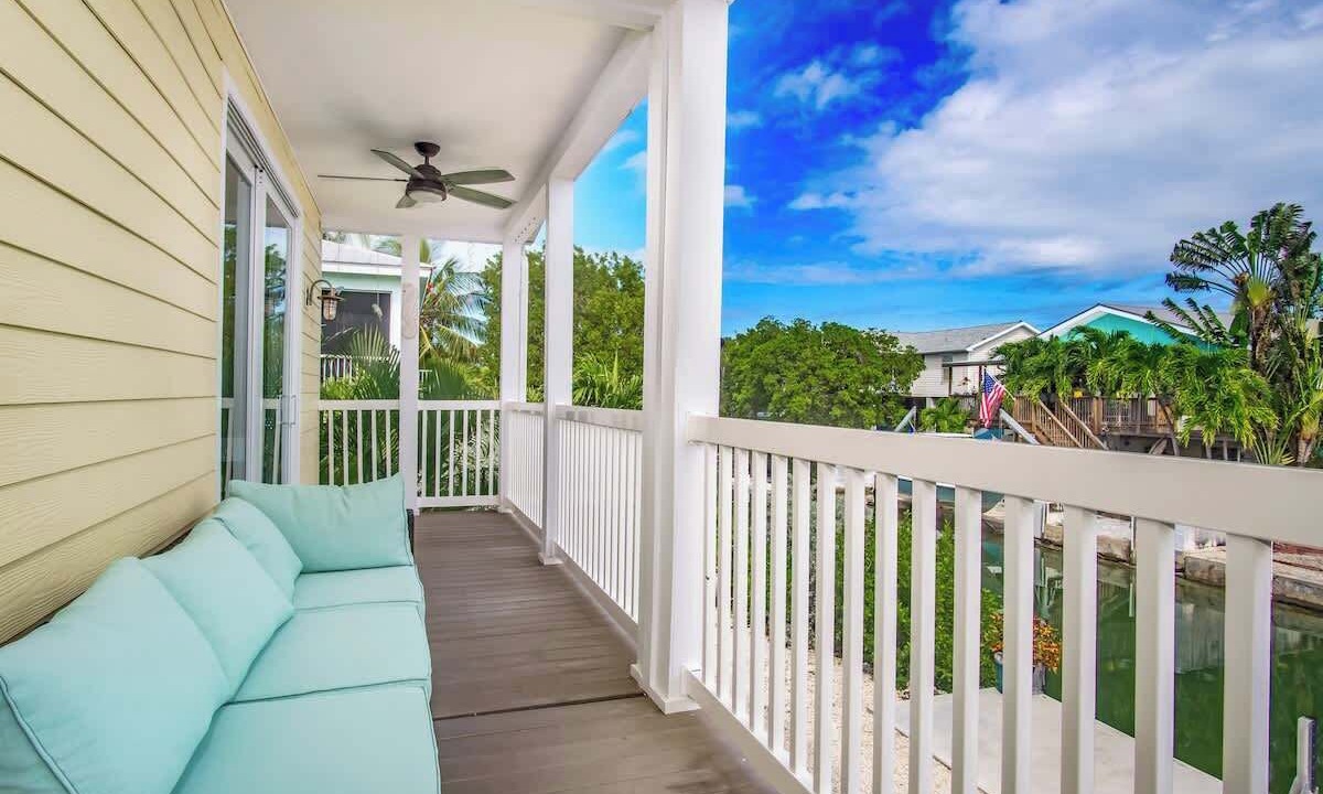 Photo of Patio Balcony in Cutthroat Harbor Estates
