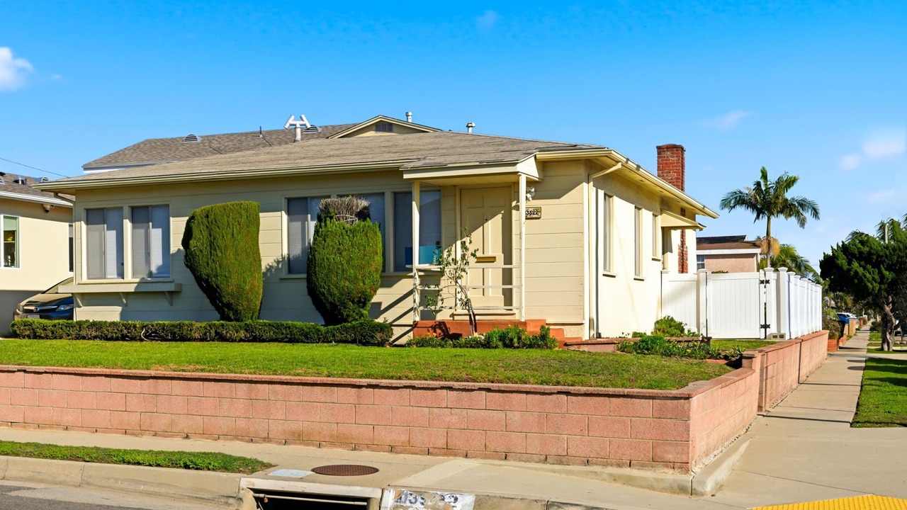 Photo of Outdoor in Del Aire