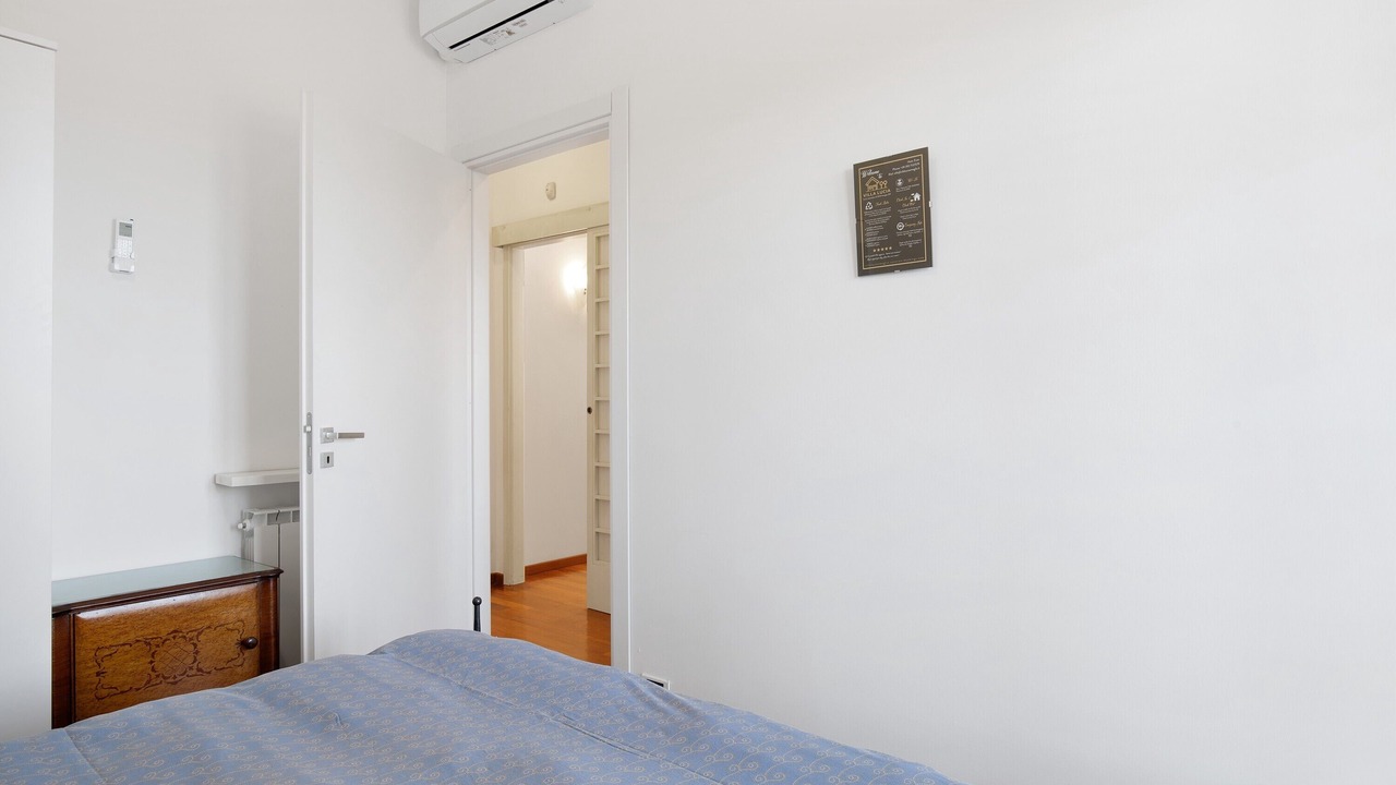 Photo of Bedroom in Ameglia