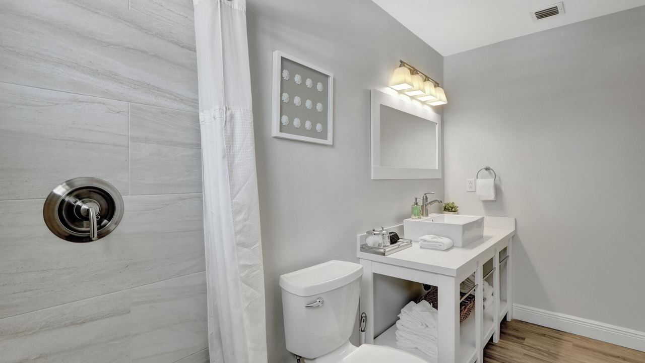 Photo of Bathroom in Islamorada