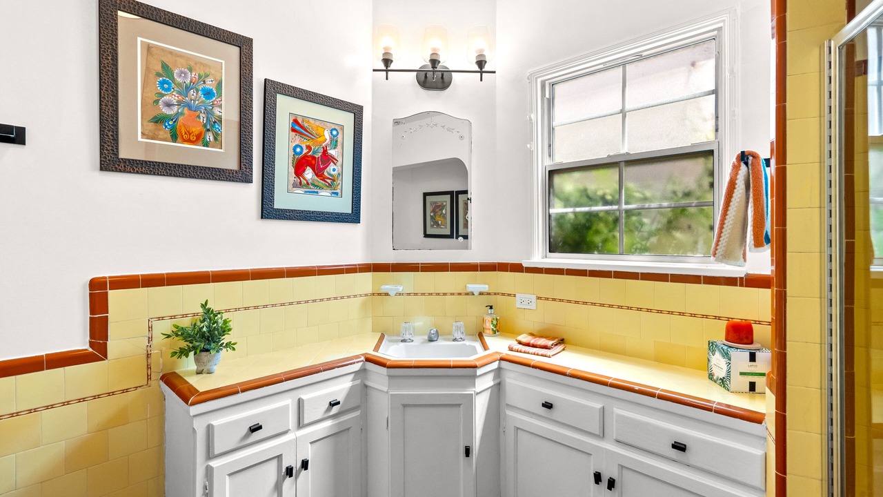 Photo of Bathroom in Los Angeles
