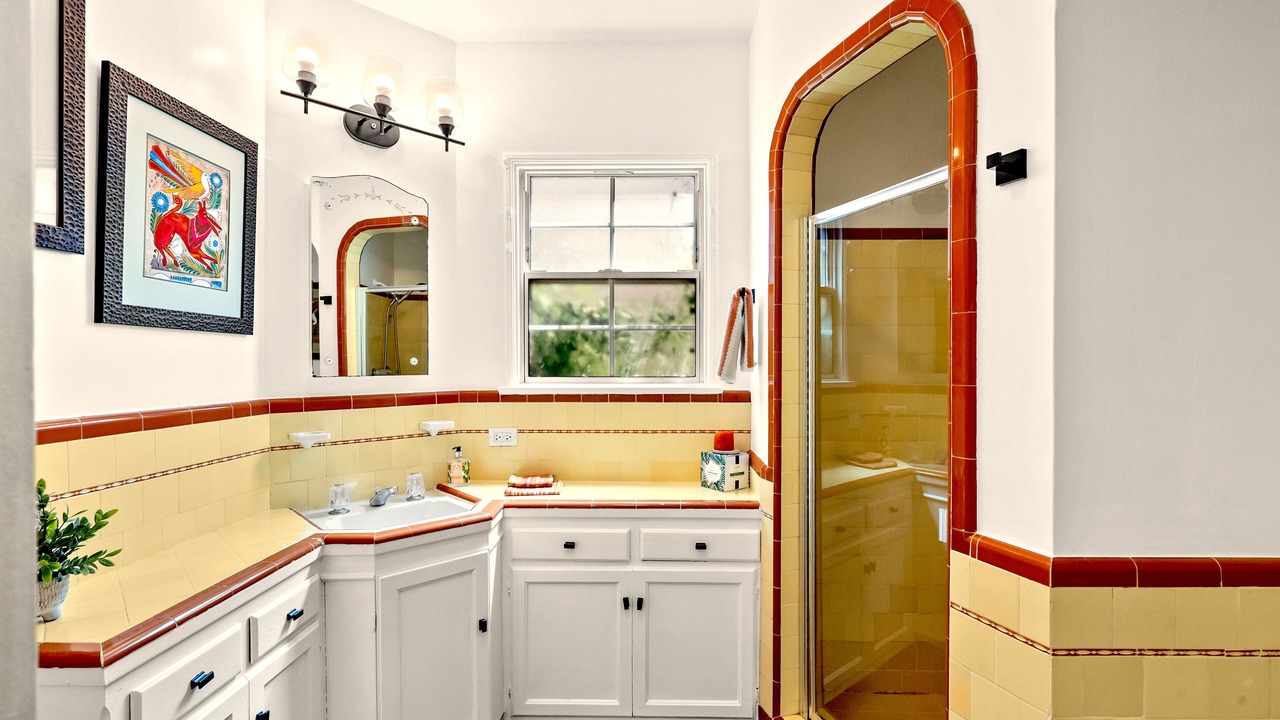 Photo of Bathroom in Los Angeles