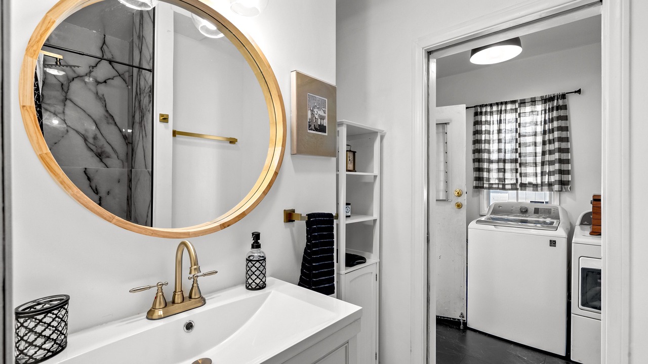 Photo of Bathroom in Los Angeles