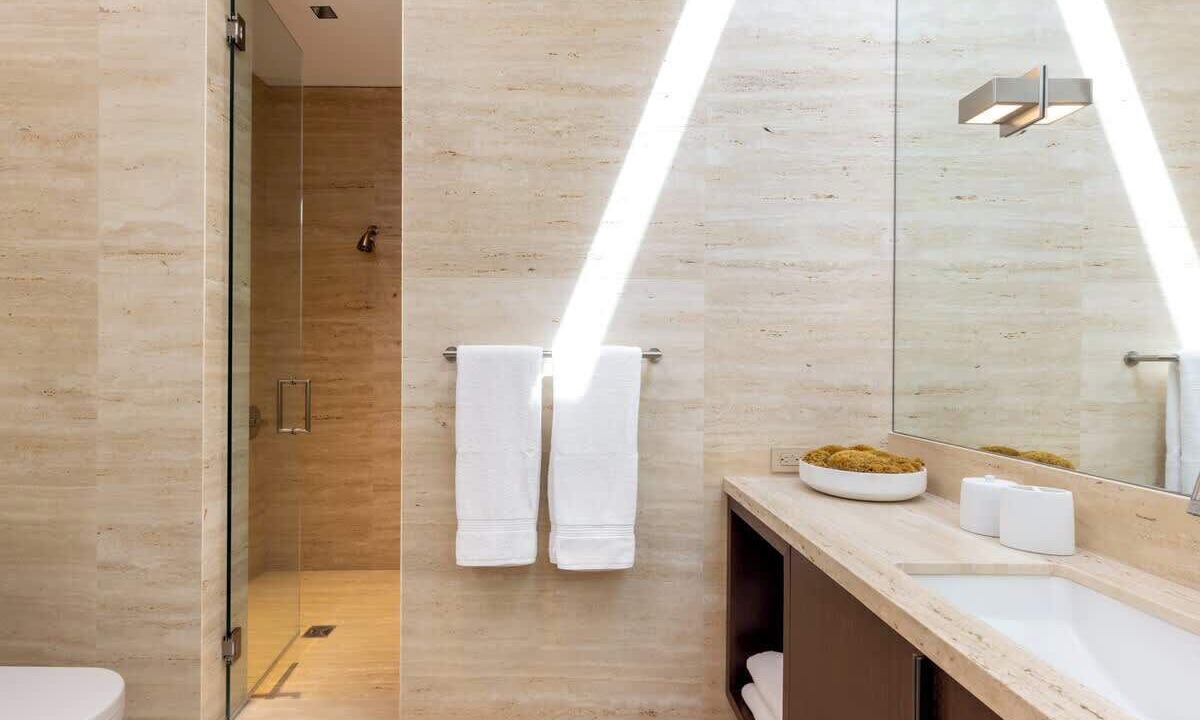 Photo of Bathroom in Hollywood Hills West