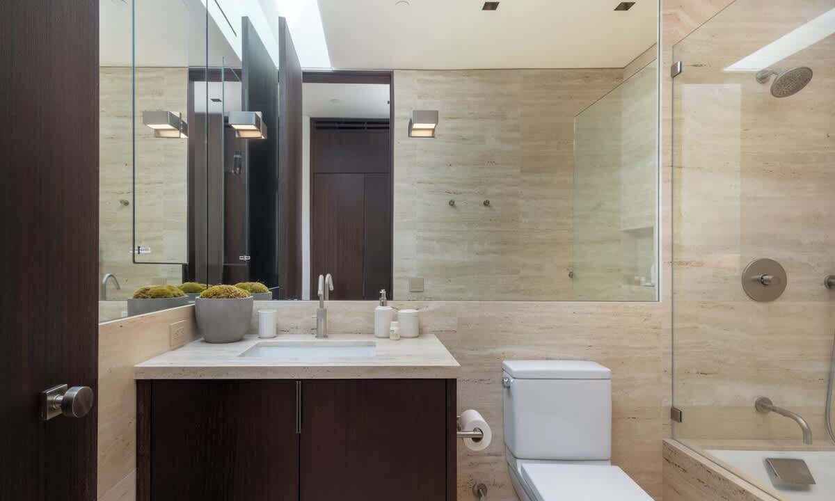 Photo of Bathroom in Hollywood Hills West