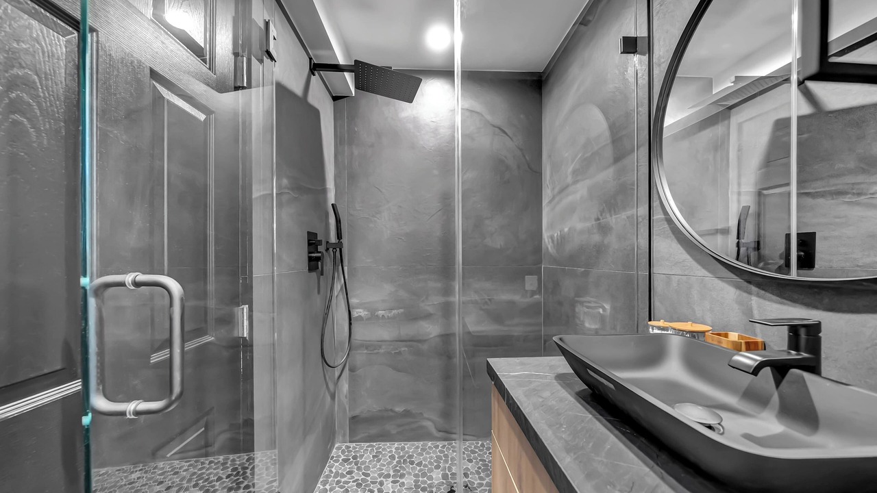 Photo of Bathroom in Hollywood Hills West