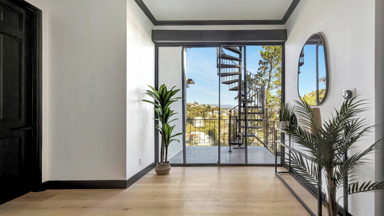 Photo of Others in Hollywood Hills West