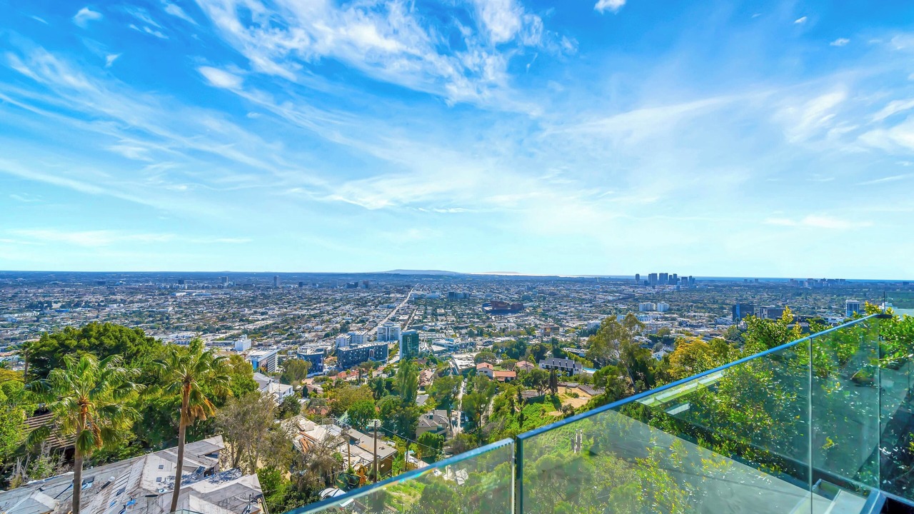 Photo of Outdoor in Hollywood Hills West