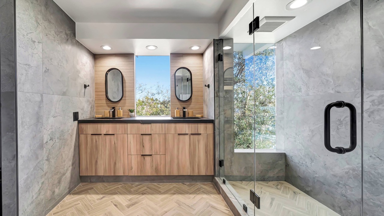 Photo of Bathroom in Hollywood Hills West