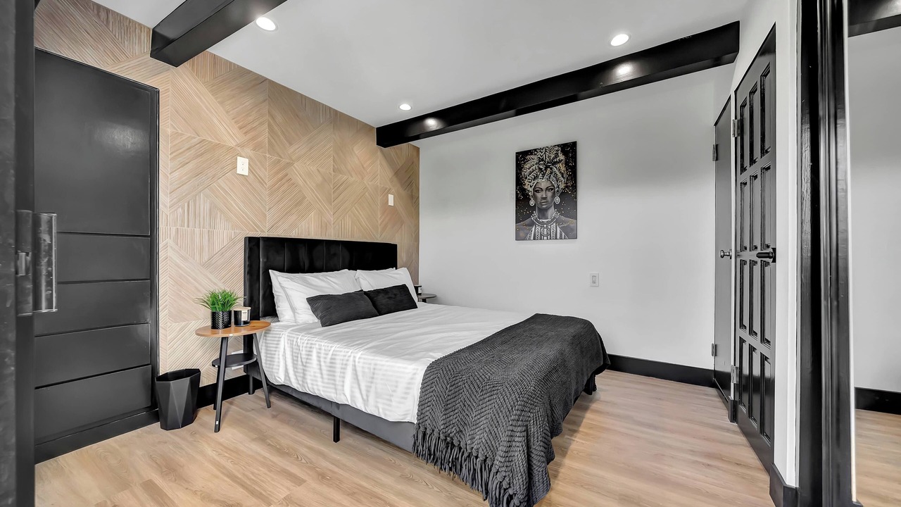 Photo of Bedroom in Hollywood Hills West