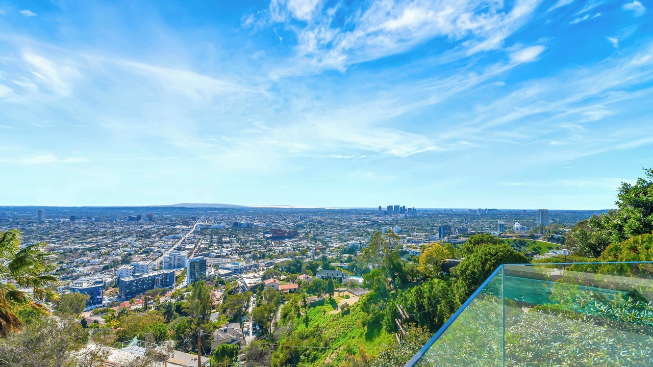 Photo of Outdoor in Hollywood Hills West