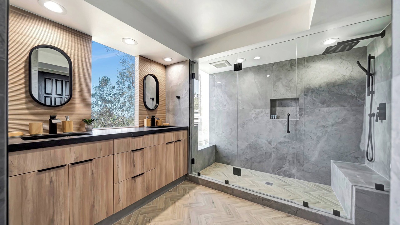 Photo of Bathroom in Hollywood Hills West