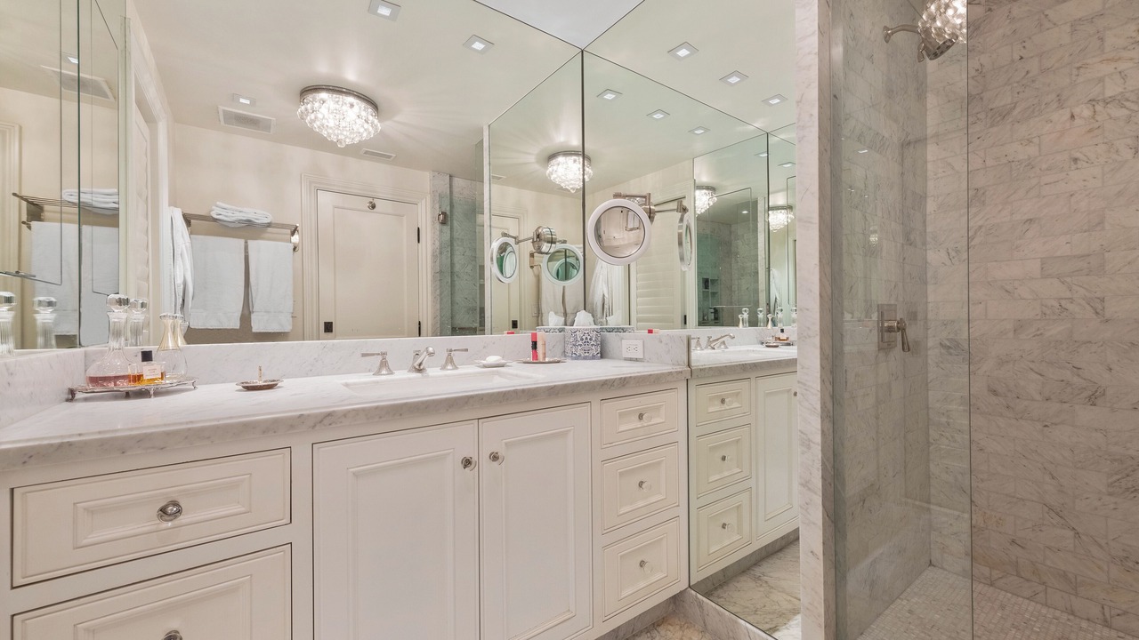 Photo of Bathroom in Beverly Glen