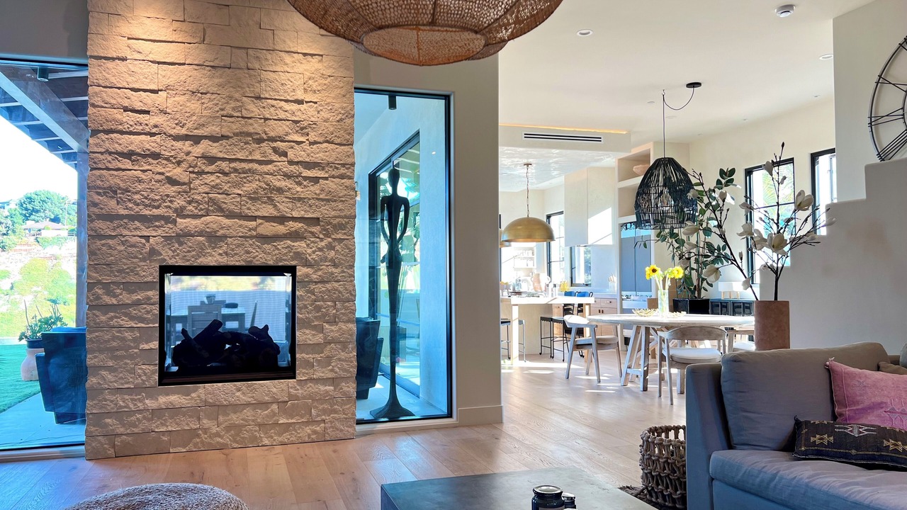 Photo of Livingroom in Baldwin Hills