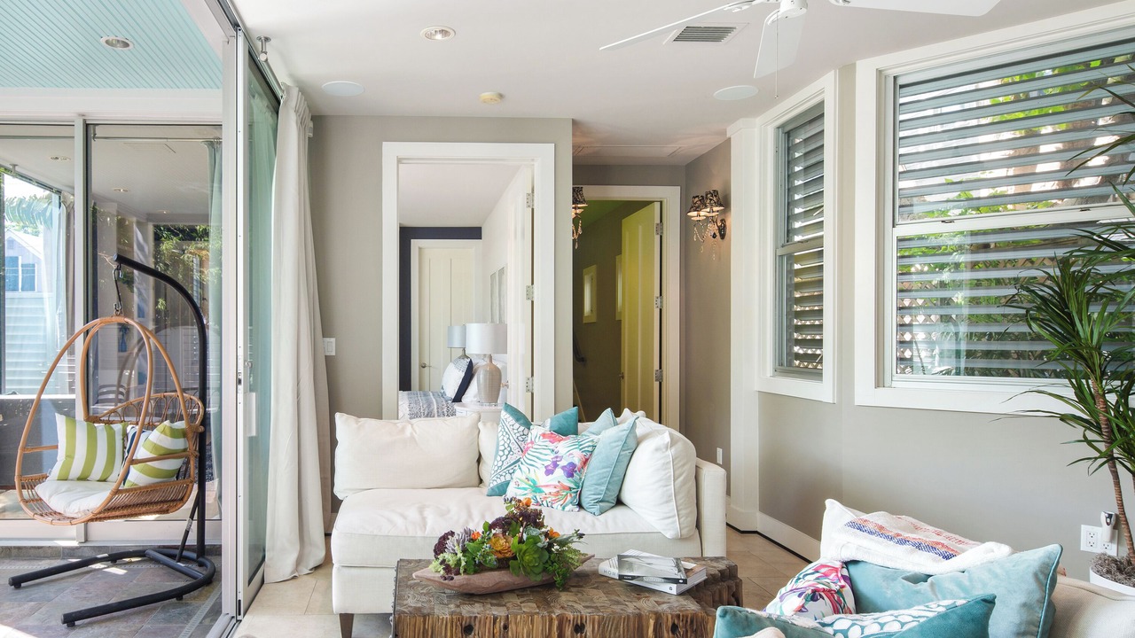 Photo of Livingroom in Downtown